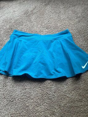Nike Girls Skirt – Size Medium (7–8)